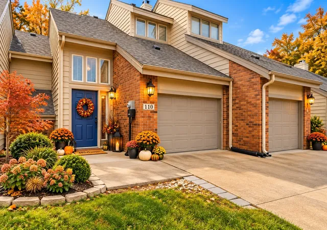 Photo 1 of Townhouse for sale at 110 Summer Pl Cir, Pottsboro, TX 75076 | MLS# 21275251 | Listing updated on 2026-10-05