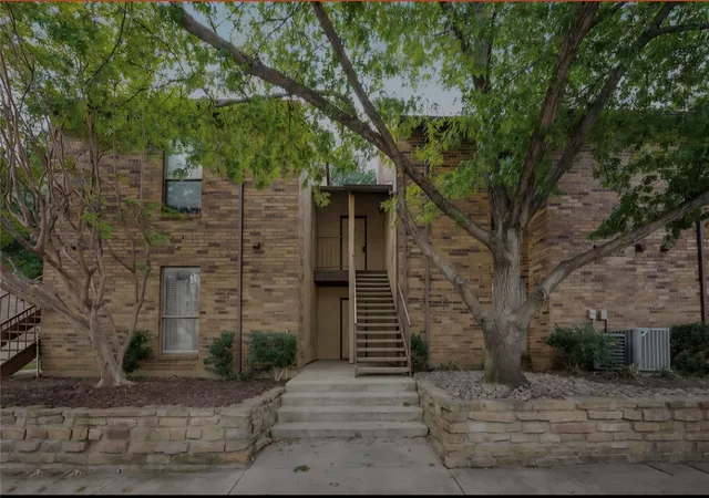 Homes for sale in Arlington, TX | 1308 Memory Ln #5111, Arlington, TX 76011 | MLS# 21276517