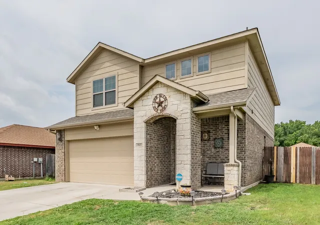 Photo 1 of Single family home for sale at 2841 Mesquite Rd, Fort Worth, TX 76111 | MLS# 21276752 | Listing updated on 2026-08-22
