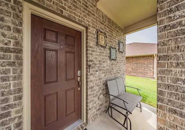 Photo 2 of Single family home for sale at 2841 Mesquite Rd, Fort Worth, TX 76111 | MLS# 21276752 | Listing updated on 2026-08-22