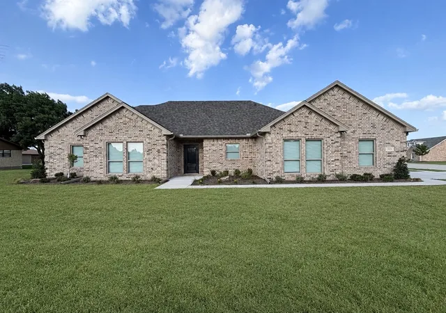 Homes for sale in Lindsay, TX | 501 John Jr Dr, Lindsay, TX 76250 | MLS# 21277154