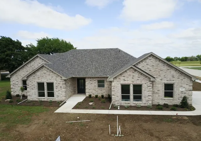Homes for sale in Lindsay, TX | 501 John Jr Dr, Lindsay, TX 76250 | MLS# 21277154