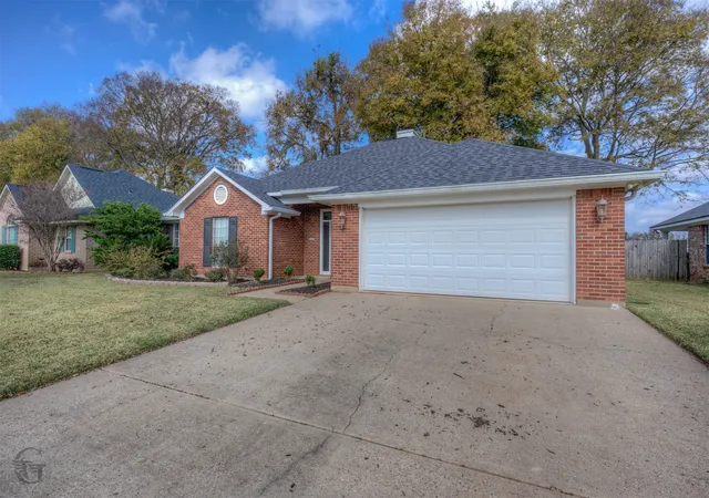 Photo 2 of Single family home for sale at 5191 Tara Ln, Bossier City, LA 71111 | MLS# 21277187 | Listing updated on 2026-07-27