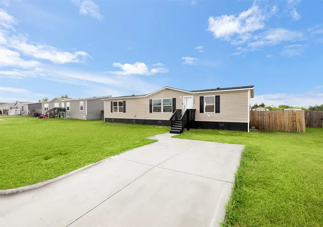 Homes for sale in Cleburne, TX | 1418 Smooth Stone Dr, Cleburne, TX 76033 | MLS# 21269065