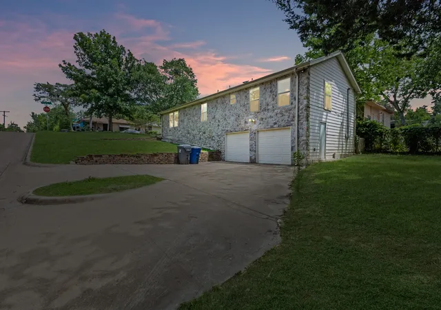 Photo 3 of Single family home for sale at 1303 Arizona Ave, Dallas, TX 75216 | MLS# 21276484 | Listing updated on 2026-07-14