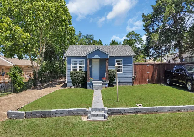 Homes for sale in Duncanville, TX | 331 W Vinyard Rd, Duncanville, TX 75137 | MLS# 21270743
