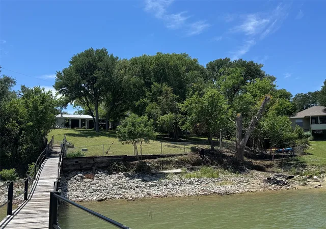 Homes for sale in Bridgeport, TX | 302 Collum Dr, Bridgeport, TX 76426 | MLS# 21276259