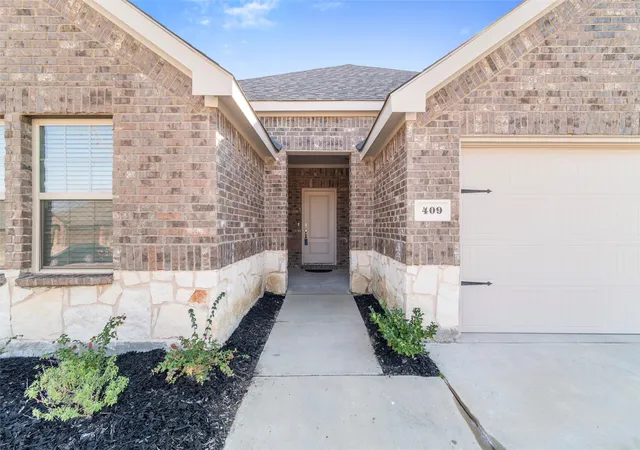 Photo 3 of Single family home for sale at 409 Willow View Wy, Princeton, TX 75407 | MLS# 21277106 | Listing updated on 2026-08-27