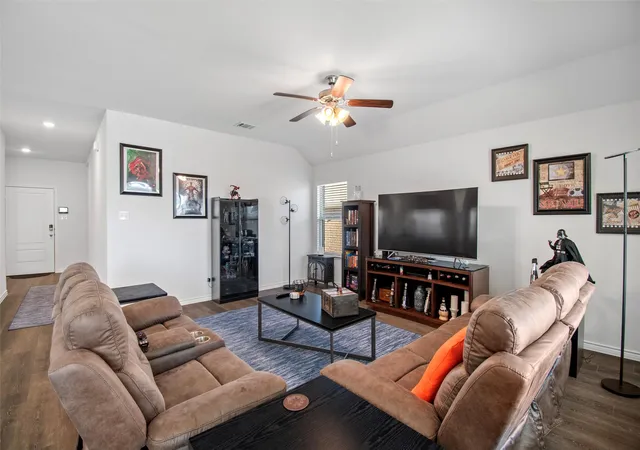 Photo 4 of Single family home for sale at 409 Willow View Wy, Princeton, TX 75407 | MLS# 21277106 | Listing updated on 2026-08-27