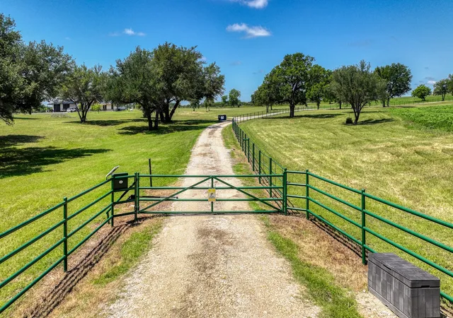 Photo 3 of House for sale at 1436 County Road 216, Iredell, TX 76649 | MLS# 21275850 | Listing updated on 2026-08-25