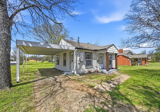 Homes for sale in Seagoville, TX | 105 E Ard St, Seagoville, TX 75159 | MLS# 21277284