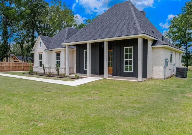Single family home for sale at 674 Rambin Rd, Stonewall, LA 71078 | MLS# 21277311