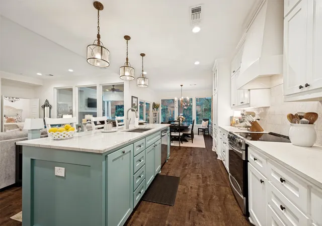 Photo 3 of Single family home for sale at 915 Waterloo Lake Dr, Denison, TX 75020 | MLS# 21274994 | Listing updated on 2026-09-16
