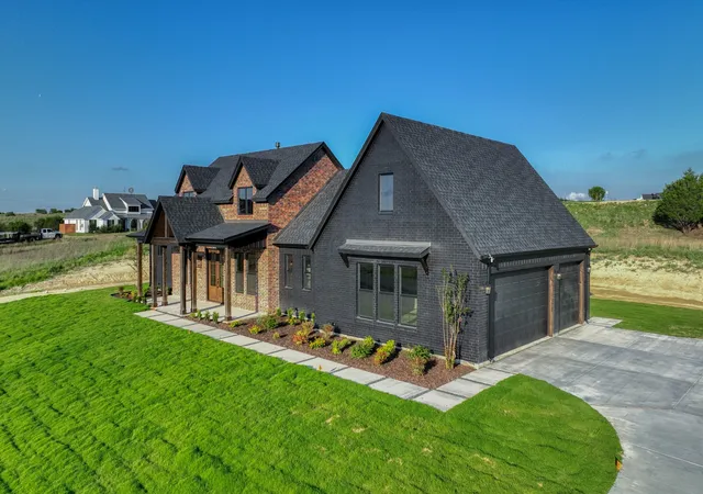 Photo 1 of Single family home for sale at 2101 Eagles Ridge Dr, Weatherford, TX 76087 | MLS# 21277319 | Listing updated on 2026-10-27