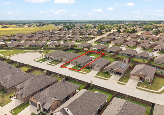 Homes for sale in Cleburne, TX | 806 Peighton Ct, Cleburne, TX 76033 | MLS# 21270010