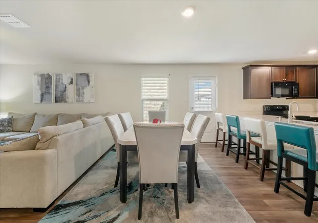 Photo 3 of Single family home for sale at 5805 Honey Creek St, Fort Worth, TX 76179 | MLS# 21273446 | Listing updated on 2026-07-15