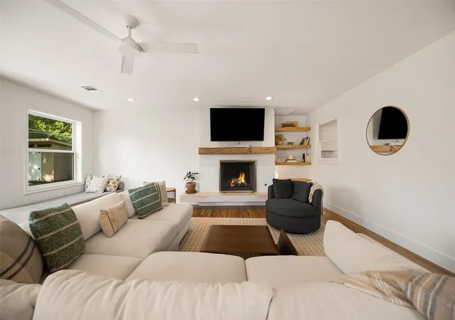 1st image of 11207 Sinclair Ave, Dallas, TX 75218 | MLS# 21277270