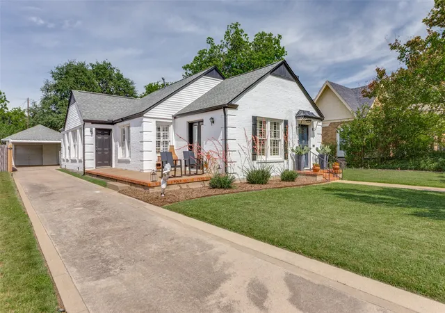 3rd image of 2316 Tremont Ave, Fort Worth, TX 76107 | MLS# 21267069