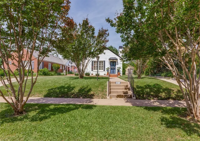 4th image of 2316 Tremont Ave, Fort Worth, TX 76107 | MLS# 21267069