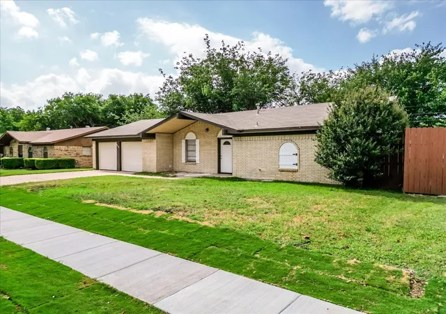 3rd image of 6605 Summertime Ln, Watauga, TX 76148 | MLS# 21277469