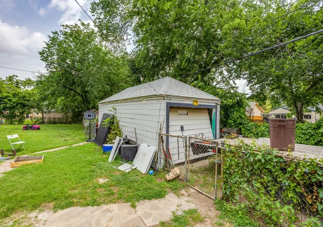 Photo 2 of Single family home for sale at 2529 Primrose Ave, Fort Worth, TX 76111 | MLS# 21273628 | Listing updated on 2026-09-04