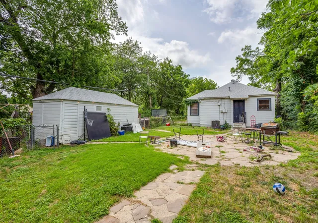 Photo 4 of Single family home for sale at 2529 Primrose Ave, Fort Worth, TX 76111 | MLS# 21273628 | Listing updated on 2026-09-04