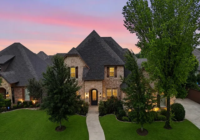 Photo 2 of Sale Pending at 7417 Seclusion Ridge Dr, Arlington, TX 76001 | MLS# 21277194 | Listing updated on 2026-08-28