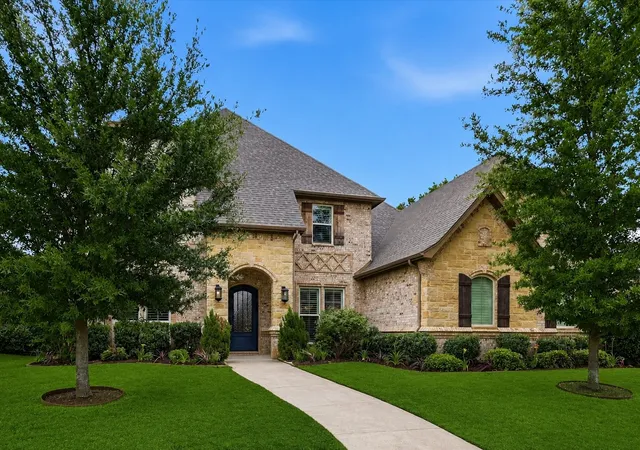 Photo 3 of Sale Pending at 7417 Seclusion Ridge Dr, Arlington, TX 76001 | MLS# 21277194 | Listing updated on 2026-08-28