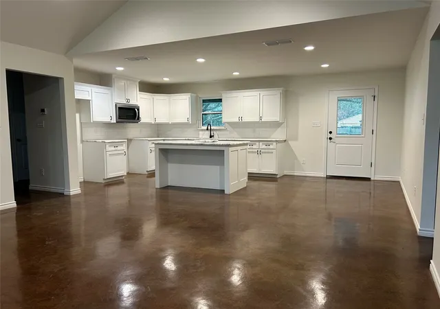 Homes for sale in Grandview, TX | 405 S 6Th St, Grandview, TX 76050 | MLS# 21273995