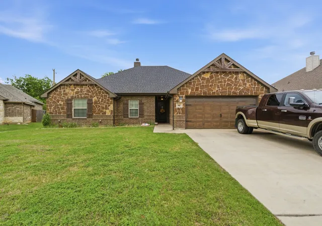 Homes for sale in Stephenville, TX | 940 Elk Rdg Dr, Stephenville, TX 76401 | MLS# 21276659