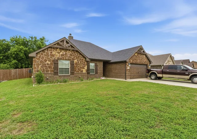 Homes for sale in Stephenville, TX | 940 Elk Rdg Dr, Stephenville, TX 76401 | MLS# 21276659