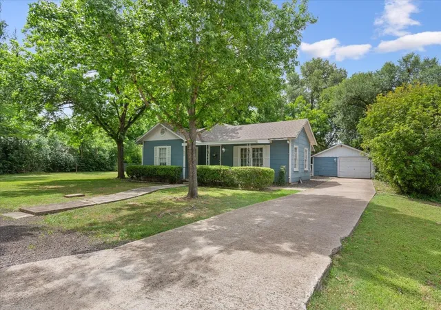 Photo 3 of Single family home for sale at 802 Avenue A, Valley Mills, TX 76689 | MLS# 21276848 | Listing updated on 2026-07-22