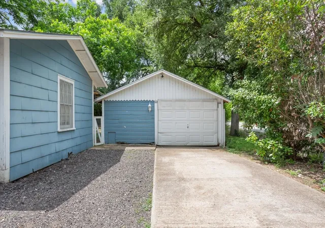 Photo 3 of Single family home for sale at 802 Avenue A, Valley Mills, TX 76689 | MLS# 21276848 | Listing updated on 2026-07-22