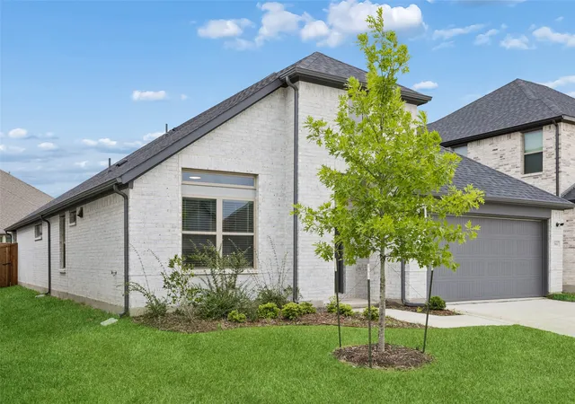 Photo 2 of Single family home for sale at 361 Silver Springs Ln, Lavon, TX 75166 | MLS# 21275777 | Listing updated on 2026-07-03