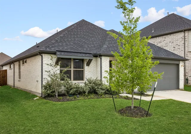 Photo 2 of Single family home for sale at 383 Silver Springs Ln, Lavon, TX 75166 | MLS# 21275639 | Listing updated on 2026-07-03