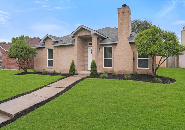 Photo 2 of Sale Pending at 2708 Bent Brook Dr, Mesquite, TX 75181 | MLS# 21277281 | Listing updated on 2026-07-16