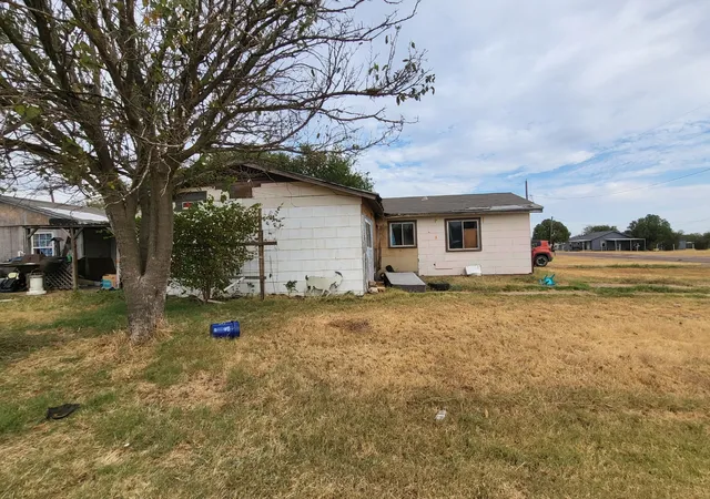 Photo 1 of Single family home for sale at 501 N Lincoln Ave, Electra, TX 76360 | MLS# 21277646 | Listing updated on 2026-09-06