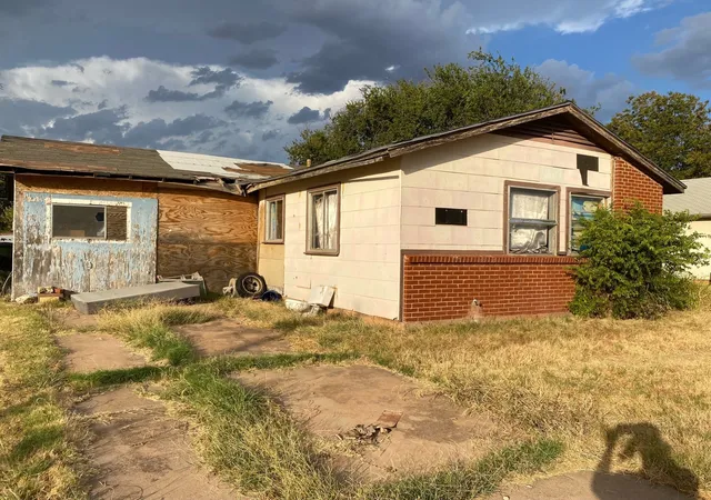 Photo 2 of Single family home for sale at 501 N Lincoln Ave, Electra, TX 76360 | MLS# 21277646 | Listing updated on 2026-09-06