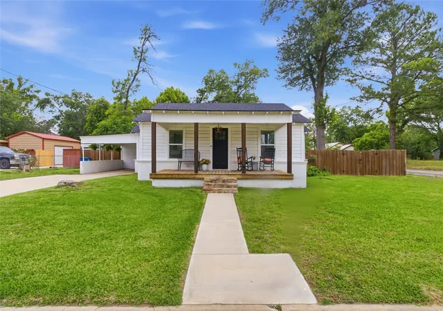 Homes for sale in Winnsboro, TX | 307 Locust St, Winnsboro, TX 75494 | MLS# 21277603
