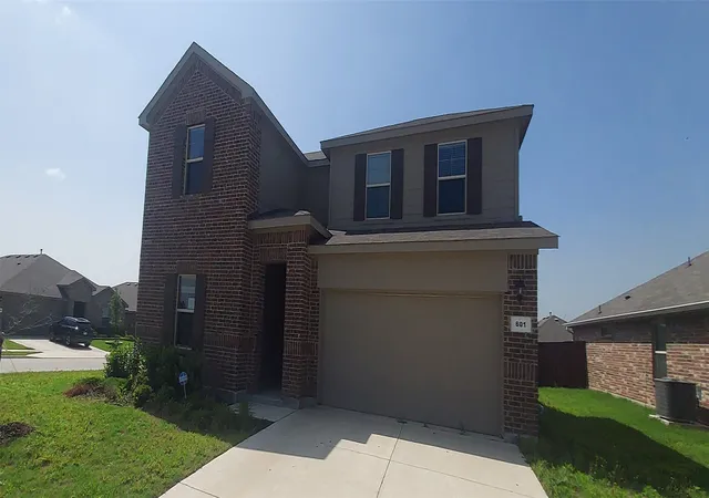Homes for sale in Justin, TX | 601 Whitecomb Ln, Justin, TX 76247 | MLS# 21274661