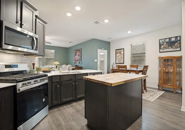 Photo 3 of Single family home for sale at 123 Coyote Trl, Caddo Mills, TX 75135 | MLS# 21252087 | Listing updated on 2026-08-19