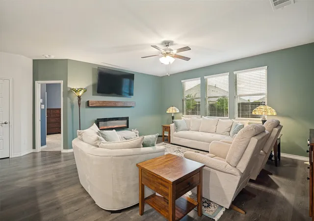 Photo 4 of Single family home for sale at 123 Coyote Trl, Caddo Mills, TX 75135 | MLS# 21252087 | Listing updated on 2026-10-05