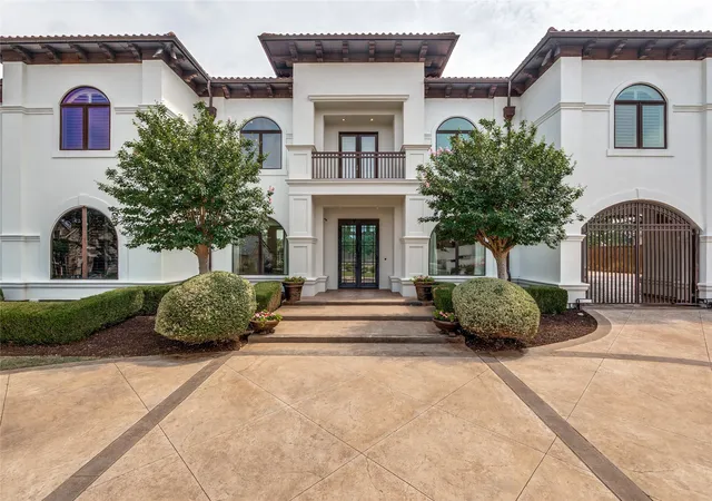 Photo 3 of Mansion for sale at 6432 Sudbury Rd, Plano, TX 75024 | MLS# 21277681 | Listing updated on 2026-08-20