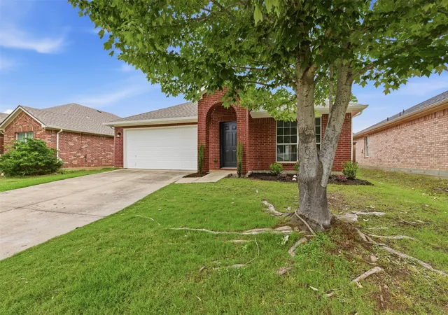 Homes for sale in Little Elm, TX | 2051 Sunny Side Dr, Little Elm, TX 75068 | MLS# 21276586