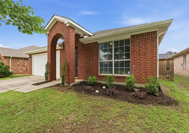 Homes for sale in Little Elm, TX | 2051 Sunny Side Dr, Little Elm, TX 75068 | MLS# 21276586