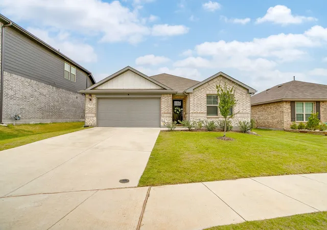 Photo 1 of Single family home for sale at 3013 Brittlebush Dr, Fort Worth, TX 76108 | MLS# 21277733 | Listing updated on 2026-08-29