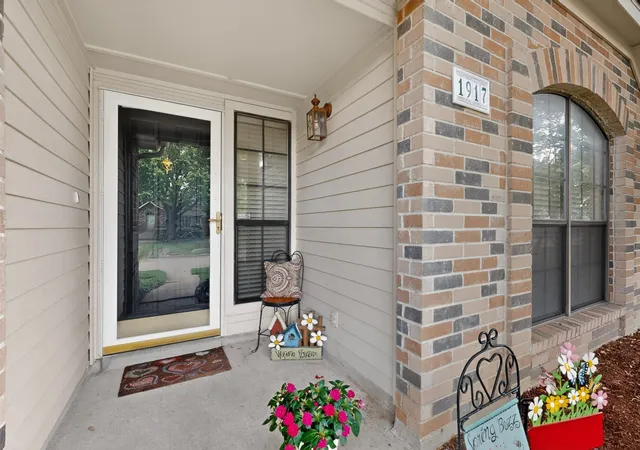 2nd image of 1917 Village Creek Dr, Garland, TX 75040 | MLS# 21275818