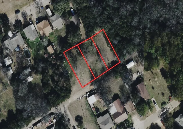 1st image of 1300 Reuter Ave, Waco, TX 76708 | MLS# 21277897