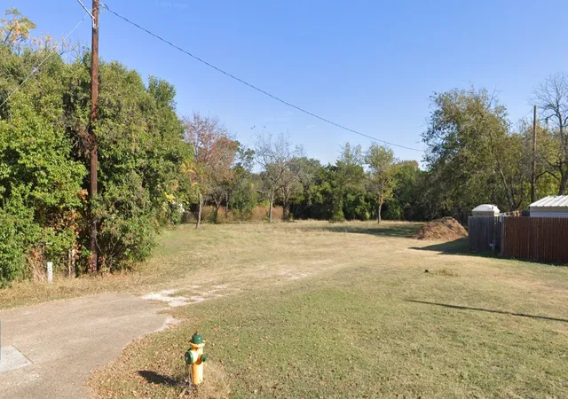2nd image of 1300 Reuter Ave, Waco, TX 76708 | MLS# 21277897