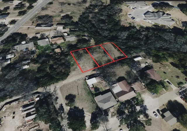 3rd image of 1300 Reuter Ave, Waco, TX 76708 | MLS# 21277897